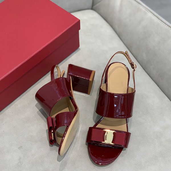 designer womens sandals luxury black apricot red bow-knot coat of paint thick heel round head high heels with box size 35-40
designer womens sandals luxury black apricot red bow-knot coat of paint thick heel round head high heels with box size 35-40