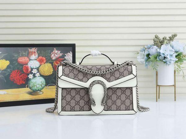 european and american style fashion ladies bag 2020 new wild messenger bag snake lockaa 
european and american style fashion ladies bag 2020 new wild messenger bag snake lockaa