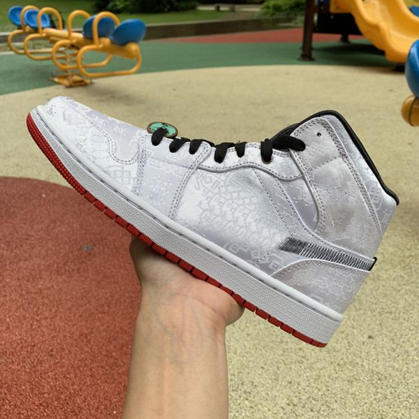 1 mid se fearless clot cu2804 100 white black red men womens trainers highsneakers baskets à plateforme size 36-47 schoenen, White;red
1 mid se fearless clot cu2804 100 white black red men womens trainers highsneakers baskets à plateforme size 36-47 schoenen, White;red