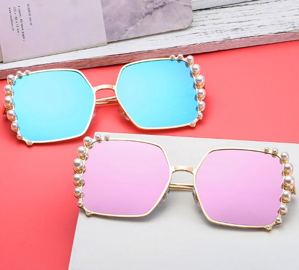 2020 european and american trend new genuine pearl ladies sunglasses,luxury trendy women sunglasses, fashion women sunglasses, White;black
2020 european and american trend new genuine pearl ladies sunglasses,luxury trendy women sunglasses, fashion women sunglasses, White;black