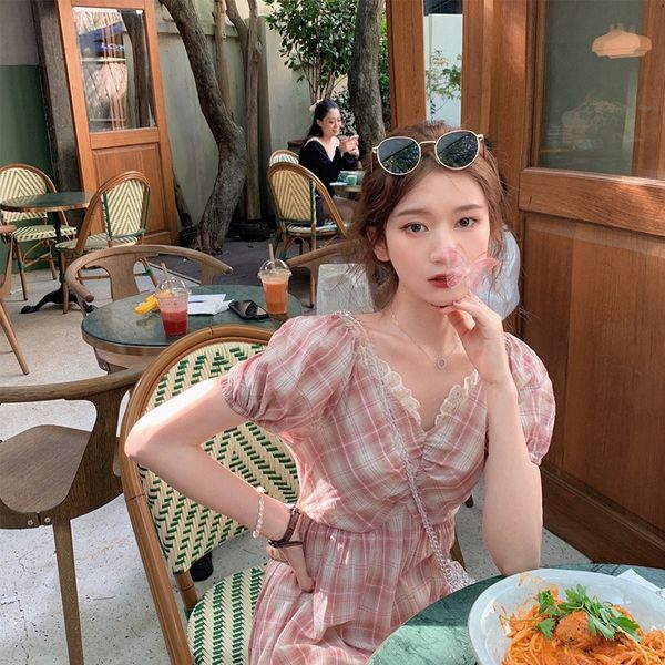 strawberry milkshake pink lace stitching plaid 2020 summer new v-neck bubble sleeve for women plaid dress dress, Black;gray
strawberry milkshake pink lace stitching plaid 2020 summer new v-neck bubble sleeve for women plaid dress dress, Black;gray