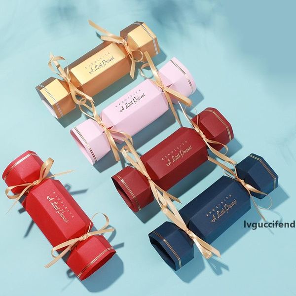 european wedding candy box bridesmaids beautifully back to the gift box personality creative small fresh candy bags
european wedding candy box bridesmaids beautifully back to the gift box personality creative small fresh candy bags