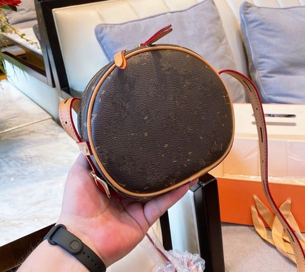 hand bags 2020 women lady women purses leather handbags fashion handbags 
hand bags 2020 women lady women purses leather handbags fashion handbags