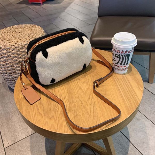 2020 fashion designer crossbody bag women lamb hair handbag letter purse messenger bag hardware zipper bag removable shoulder strap
2020 fashion designer crossbody bag women lamb hair handbag letter purse messenger bag hardware zipper bag removable shoulder strap
