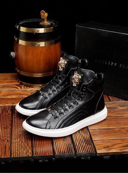 2020q luxury high-end leather embroidered printed high-casual men's short boots, high-end fashion wild lace-up outdoor sports shoes, Black
2020q luxury high-end leather embroidered printed high-casual men's short boots, high-end fashion wild lace-up outdoor sports shoes, Black
