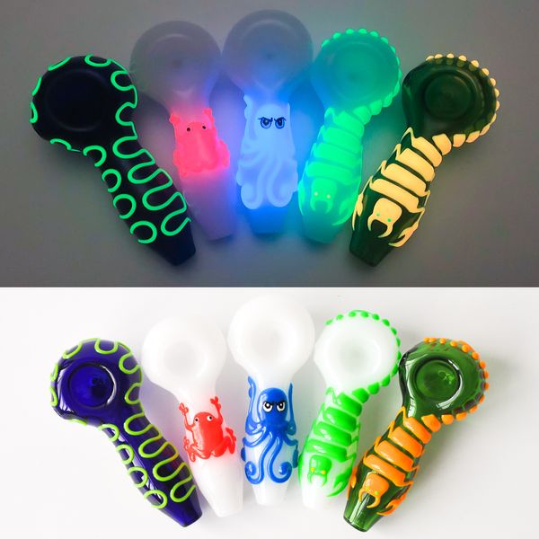 

Glow В Dark 4.0inches стекло Курительная трубка Ложка Рука табака трубы Ручной Трубные Курительные принадлежности бесплатная доставка