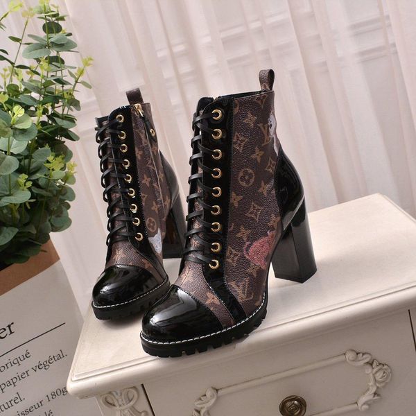 2020a luxury custom leather high-heeled martin boots, fashionable wild thick heel women's short boots lace-up single boots, size: 35-41, Black
2020a luxury custom leather high-heeled martin boots, fashionable wild thick heel women's short boots lace-up single boots, size: 35-41, Black