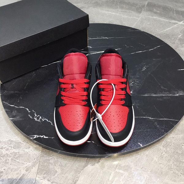 designer womens casual shoes luxury red black color matching jagged bottom mesh round head sneakers with box size 35-46
designer womens casual shoes luxury red black color matching jagged bottom mesh round head sneakers with box size 35-46