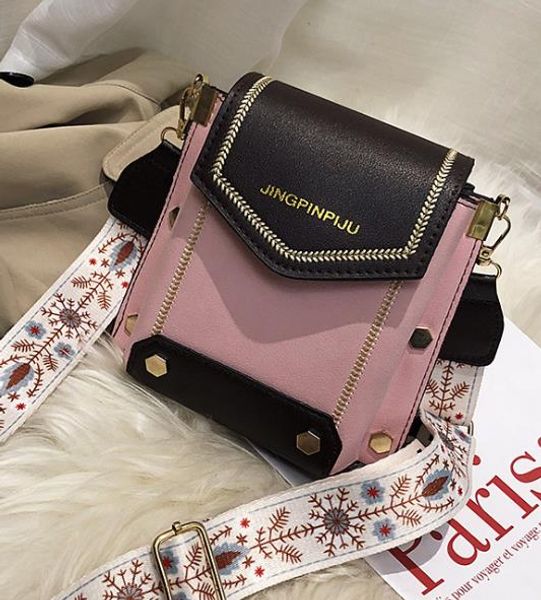 2020 popular designer women's bag versatile broadband oblique crossbody fashion simple shoulder small squareshoulder 
2020 popular designer women's bag versatile broadband oblique crossbody fashion simple shoulder small squareshoulder