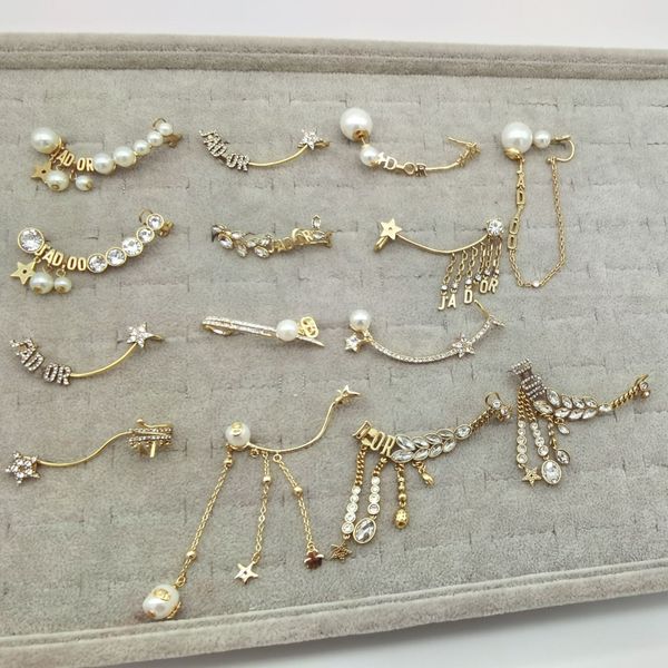 2020cd family tassel pendant letter single-piece earrings women's fashion internet red earrings ear clip 925 silver needle with diamond, White
2020cd family tassel pendant letter single-piece earrings women's fashion internet red earrings ear clip 925 silver needle with diamond, White