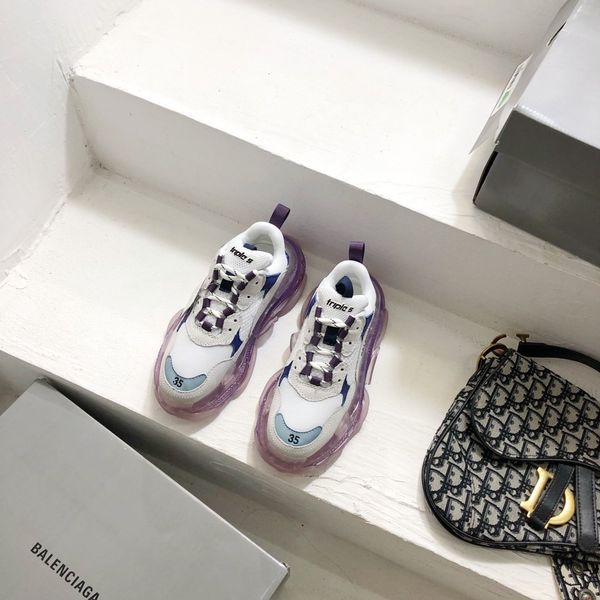 luxury designer fg triple s clear sole sneakers for men and women leather cushion thick-soled sneakers high-quality casual shoes
luxury designer fg triple s clear sole sneakers for men and women leather cushion thick-soled sneakers high-quality casual shoes