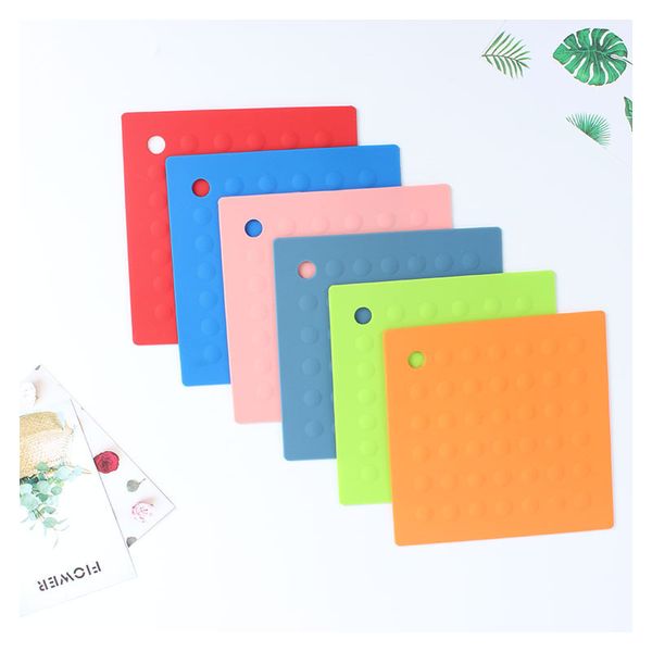 2020 multi function placemat bump silicone table mat heat protection pad anti scalding 6 colors canteen office decor 3hs d2
2020 multi function placemat bump silicone table mat heat protection pad anti scalding 6 colors canteen office decor 3hs d2