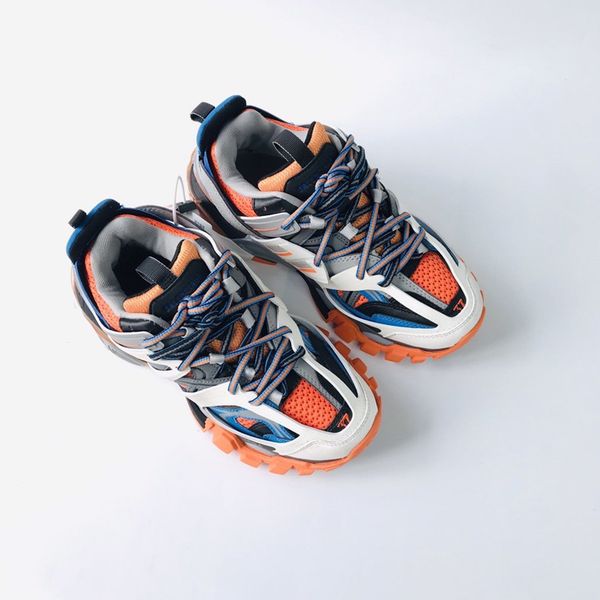 2020vf designer to create casual and comfortable all-match sports shoes, travel shoes outsole non-slip design with original box delivery, Black
2020vf designer to create casual and comfortable all-match sports shoes, travel shoes outsole non-slip design with original box delivery, Black