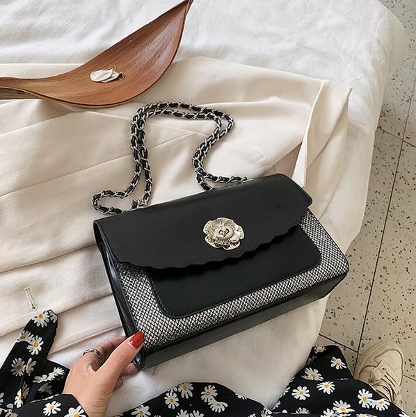 factory wholesale women handbag elegant temperament stitching leather chain bag new flower buckles women bag fashionable plaid shoulder bag, Black;red
factory wholesale women handbag elegant temperament stitching leather chain bag new flower buckles women bag fashionable plaid shoulder bag, Black;red