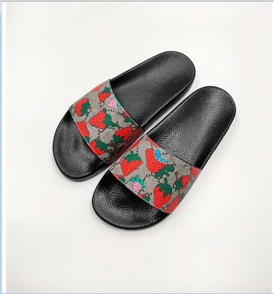 2019 big size 35-46 strawberry red black rubber slide slippers green red white stripe fashion design men women with box classicflat
2019 big size 35-46 strawberry red black rubber slide slippers green red white stripe fashion design men women with box classicflat