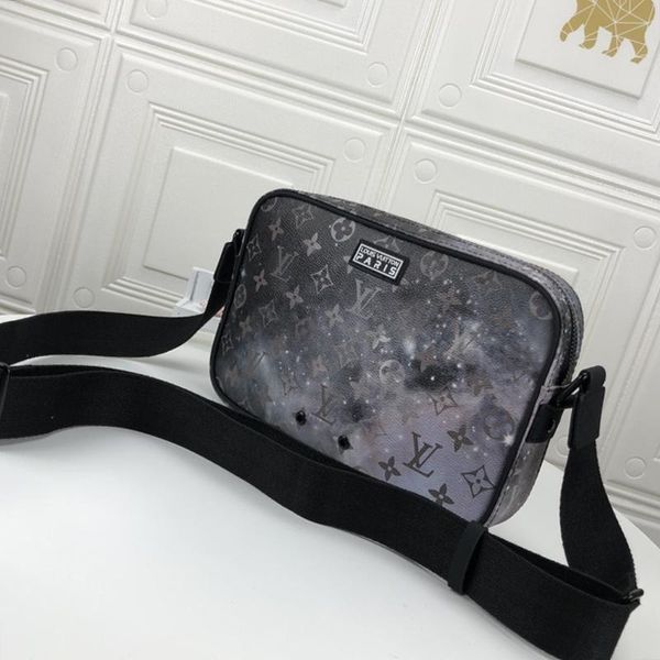 fast delivery new arrival mens bag crossbody bags vintage design style messenger bags men zipper shoulder bag with origin box
fast delivery new arrival mens bag crossbody bags vintage design style messenger bags men zipper shoulder bag with origin box