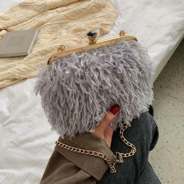 luxury feathers handbags for women clutch evening bag female mini tote purse diamond party wedding bag chain shoulder pearl
luxury feathers handbags for women clutch evening bag female mini tote purse diamond party wedding bag chain shoulder pearl