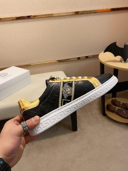 2020p luxury men's medusa printed low-casual tide shoes, high-quality fashion catwalk shoes outdoor sports shoes, size: 38-451, Black
2020p luxury men's medusa printed low-casual tide shoes, high-quality fashion catwalk shoes outdoor sports shoes, size: 38-451, Black