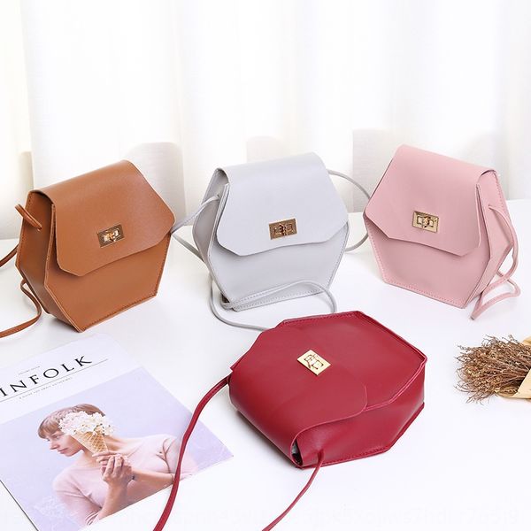 texture lock pouch phone buckle women's japanese and korean new solid color hexagonal simple mobile phone bag cross small bag
texture lock pouch phone buckle women's japanese and korean new solid color hexagonal simple mobile phone bag cross small bag