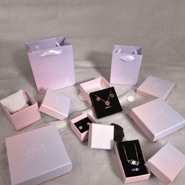 gradient gift packaging jewelry quadrangle high-end wedding paper jewelry paper box companion gift box, Silver
gradient gift packaging jewelry quadrangle high-end wedding paper jewelry paper box companion gift box, Silver