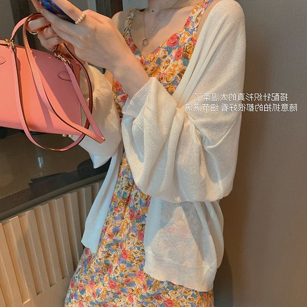 summer sunscreen women's long-sleeved thin cardigan coat internet popular knitwear loose knitted shirt coat shirt white blouse
summer sunscreen women's long-sleeved thin cardigan coat internet popular knitwear loose knitted shirt coat shirt white blouse