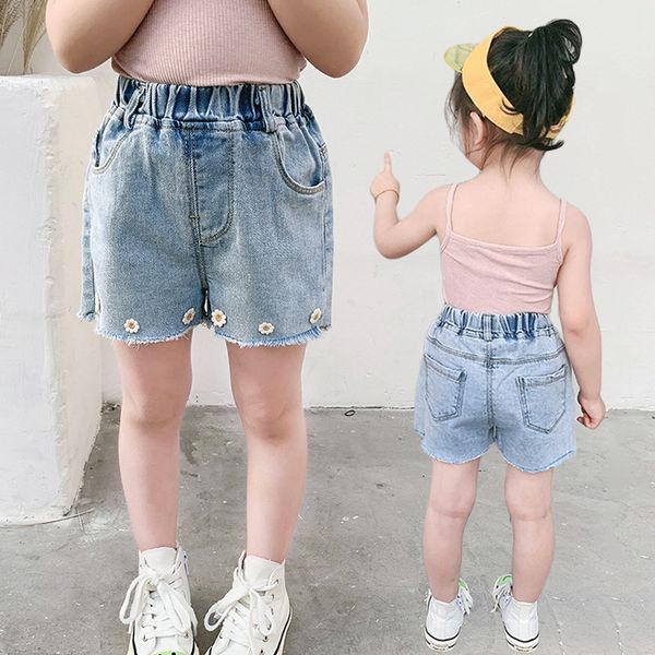 children's denim shorts 2020 new girls' western style all-match shorts pants daisy flower denim pants fashion edition, Blue
children's denim shorts 2020 new girls' western style all-match shorts pants daisy flower denim pants fashion edition, Blue