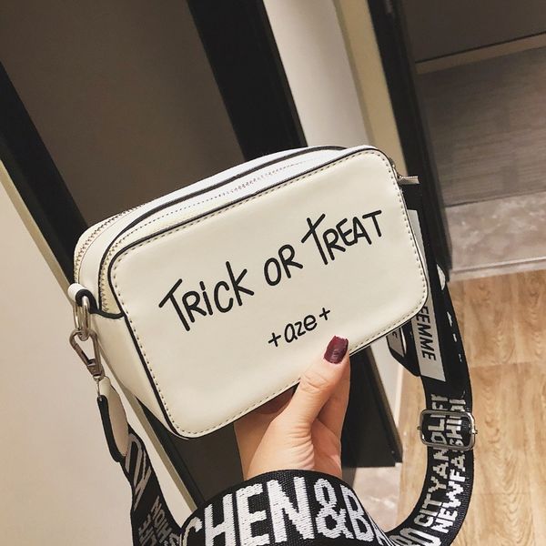 xeqoe wide strap women's new shoulder strap small square bag 2020 korean style all-match small square bag personalized all-match bundy
xeqoe wide strap women's new shoulder strap small square bag 2020 korean style all-match small square bag personalized all-match bundy