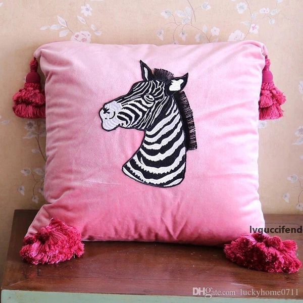 luxury embroidered designer g pillow cushion creative decorative pillow velvet material home decorative pillow christmas gifts
luxury embroidered designer g pillow cushion creative decorative pillow velvet material home decorative pillow christmas gifts