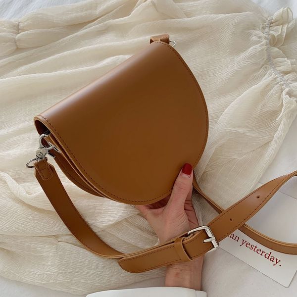 кожа pu малого седла сумки для женщин 2020 нового конструктора crossbody сумка женской простых сумок плеча лето кошельки и сумки
кожа pu малого седла сумки для женщин 2020 нового конструктора crossbody сумка женской простых сумок плеча лето кошельки и сумки