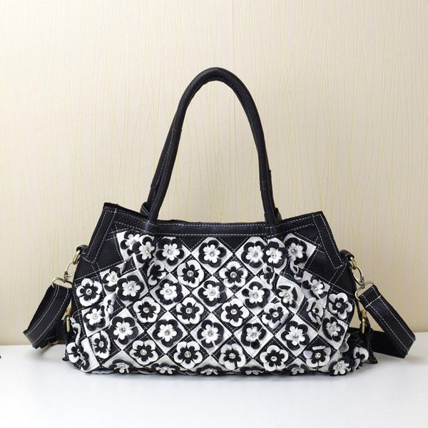 large capacity tote hand bags for women genuine leather handbags fashion designers 3d flowers shoulder bag handbag black
large capacity tote hand bags for women genuine leather handbags fashion designers 3d flowers shoulder bag handbag black