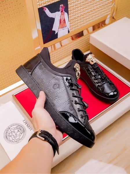 2020 limited edition medusa printed leather men's daily lace up casual shoes, high-end fashionable wild outdoor sneakers, size: 38-45, Black
2020 limited edition medusa printed leather men's daily lace up casual shoes, high-end fashionable wild outdoor sneakers, size: 38-45, Black