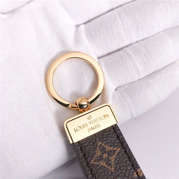 find similar endorsed 2020 fashion brand designer key chain gift men's and women's souvenir car bag accessory box, Silver
find similar endorsed 2020 fashion brand designer key chain gift men's and women's souvenir car bag accessory box, Silver