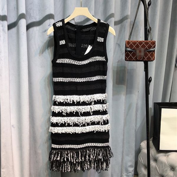european and american women's clothing 2020 autumn new style sleeveless with empty stripes fashion knit fringed dress, Black;gray
european and american women's clothing 2020 autumn new style sleeveless with empty stripes fashion knit fringed dress, Black;gray