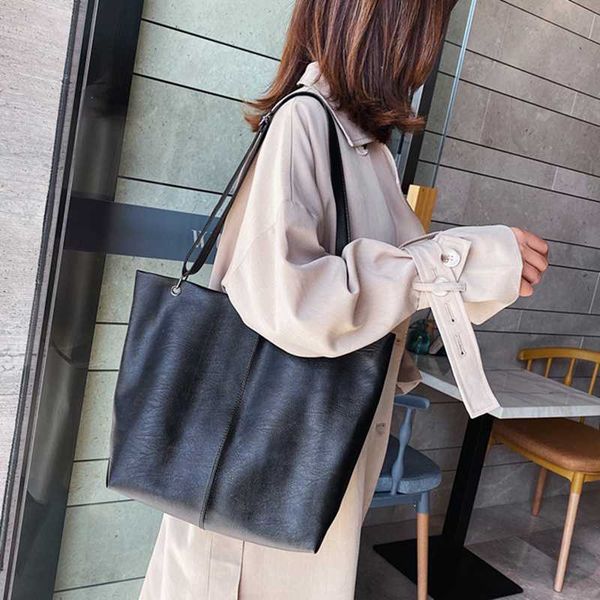 2020 vintage designer women pu leather handbag black shoulder bucket bag ladies casual high capacity thread messenger bag
2020 vintage designer women pu leather handbag black shoulder bucket bag ladies casual high capacity thread messenger bag