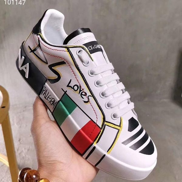 2020r new luxury design leather printed rubber bottom fashion sneakers all-match breathable mens casual shoes mens banquet shoes size: 38-45, Black
2020r new luxury design leather printed rubber bottom fashion sneakers all-match breathable mens casual shoes mens banquet shoes size: 38-45, Black