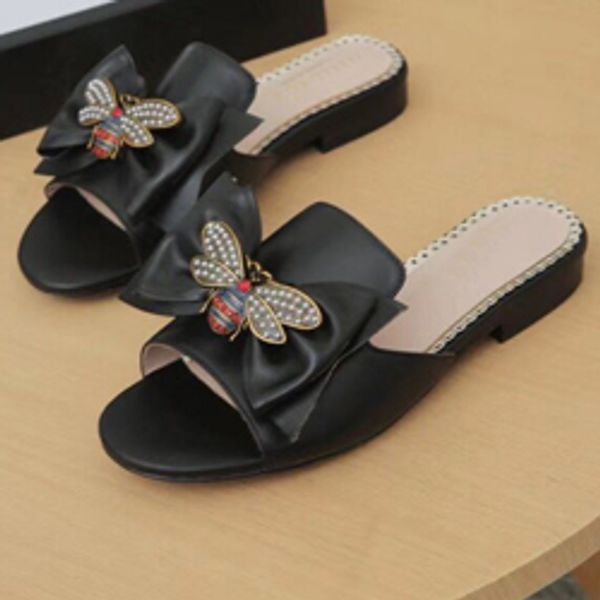 fashion luxury slippers summer woman cartoon big head beach slippers designer leather flat sandals l metal bee slippers large size 35-42, Black
fashion luxury slippers summer woman cartoon big head beach slippers designer leather flat sandals l metal bee slippers large size 35-42, Black