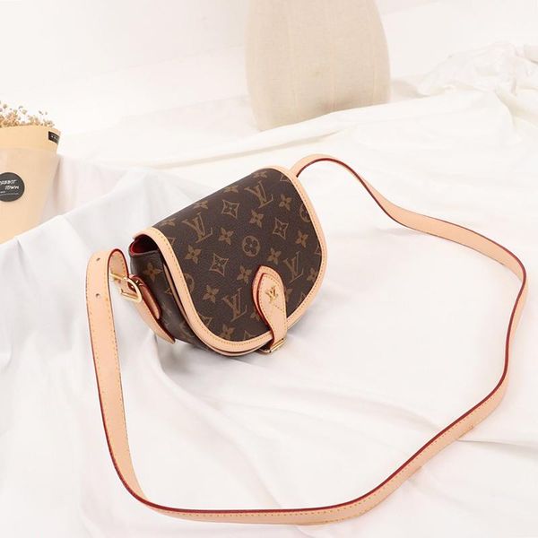 new arrival womens leather mini saddle bag ladies shoulder bag sac bandouli ère lady shoulder small flap shoulder crossbody bag fast deliver
new arrival womens leather mini saddle bag ladies shoulder bag sac bandouli ère lady shoulder small flap shoulder crossbody bag fast deliver