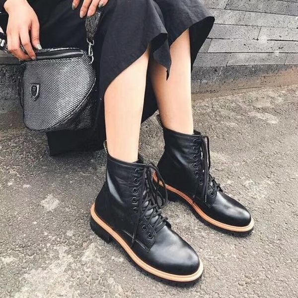 2020r spring and autumn models wild boots high heels winter thick with martin boots british style new single boots, original box delivery
2020r spring and autumn models wild boots high heels winter thick with martin boots british style new single boots, original box delivery