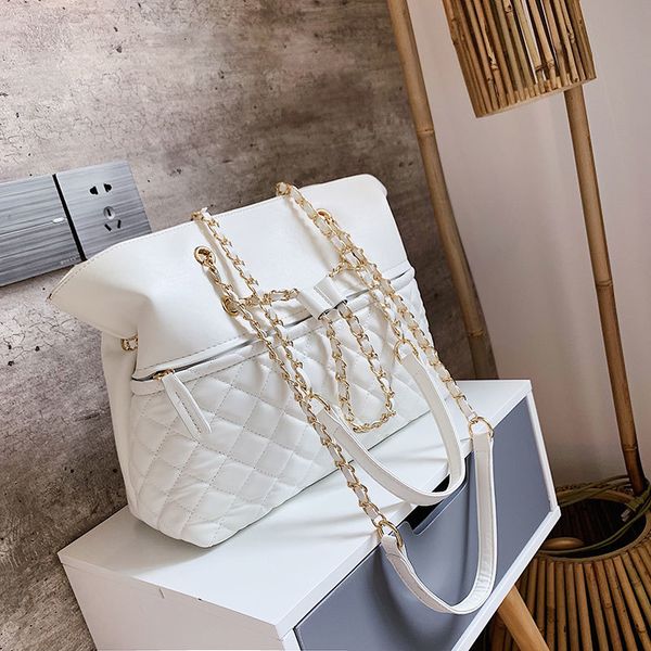elegant female large tote bag 2019 new quality pu leather women's designer handbag high capacity chain shoulder messenger bag
elegant female large tote bag 2019 new quality pu leather women's designer handbag high capacity chain shoulder messenger bag