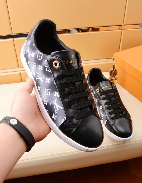 new7 luxury high-quality casual men's shoes fashion all-match sports shoes outdoor comfortable running shoes original box packaging, Black
new7 luxury high-quality casual men's shoes fashion all-match sports shoes outdoor comfortable running shoes original box packaging, Black