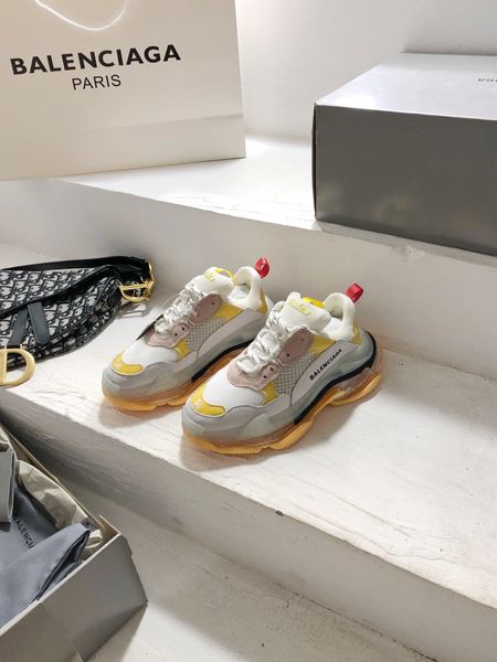 2020qy designer to create casual and comfortable all-match sports shoes, travel shoes outsole non-slip design with original box delivery, Black
2020qy designer to create casual and comfortable all-match sports shoes, travel shoes outsole non-slip design with original box delivery, Black