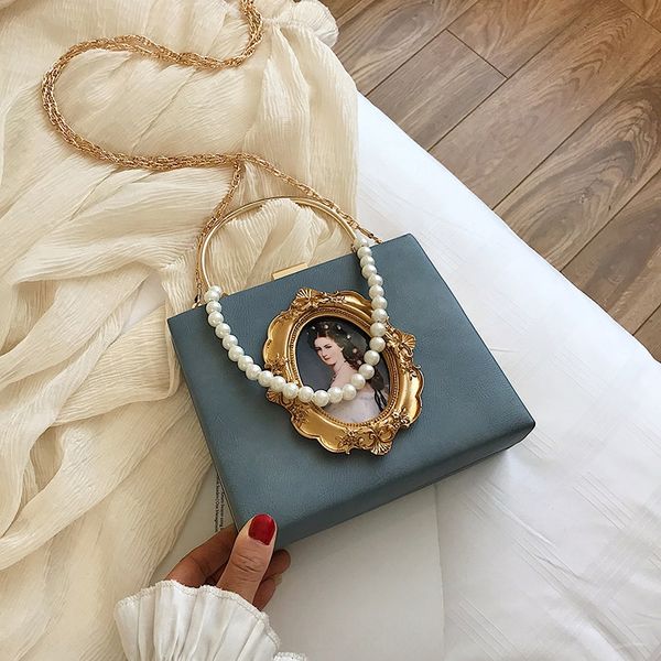 baroque series women's high-end dinner 2019 lady's banquet pearl handbag all-match pearl bag, White
baroque series women's high-end dinner 2019 lady's banquet pearl handbag all-match pearl bag, White