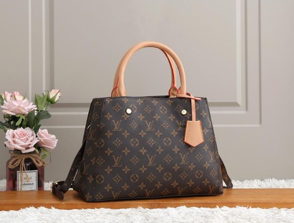 2020 crossbody new camera bag wide shoulder strap letter small square bag leather ladies handbag double zipper small shoulder bag handbags
2020 crossbody new camera bag wide shoulder strap letter small square bag leather ladies handbag double zipper small shoulder bag handbags