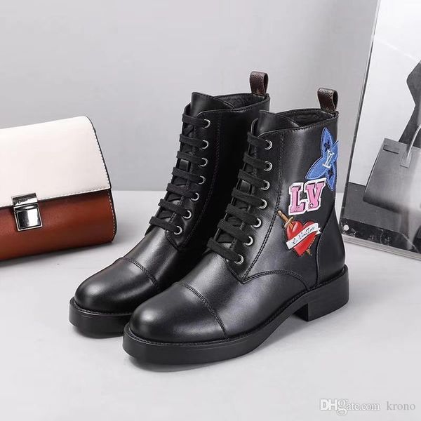 printed stripes short boots hook loop leather lace up womens motorcycle boots,personality wild womens martin boots 35-42 0034, Black
printed stripes short boots hook loop leather lace up womens motorcycle boots,personality wild womens martin boots 35-42 0034, Black