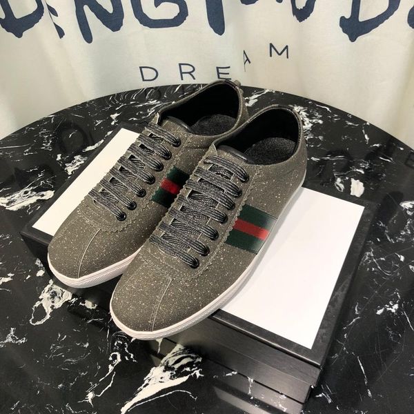 2020-2019q limited r street fashion men and women low to help casual shoes couple shoes fashion wild sports shoes
2020-2019q limited r street fashion men and women low to help casual shoes couple shoes fashion wild sports shoes