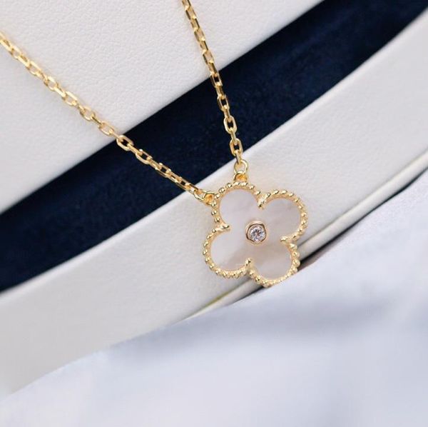luxurious quality flower pendant necklace with white shell and one diamond in 18k gold plated no fade and no change color women wedding jewe, Silver
luxurious quality flower pendant necklace with white shell and one diamond in 18k gold plated no fade and no change color women wedding jewe, Silver