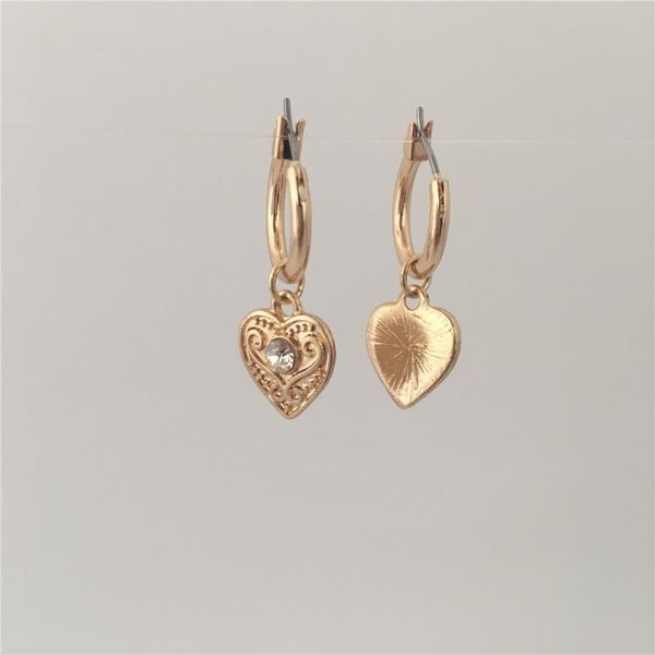 lovely gold color plating textured heart with clear stone charm hoop earrings, Golden
lovely gold color plating textured heart with clear stone charm hoop earrings, Golden