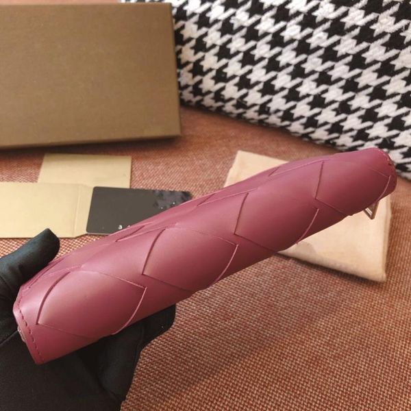 2020 lady's new braided fetal cowhide hand-woven long purse 19cm high-end customized classic business fashion bag 0678678, Red;black
2020 lady's new braided fetal cowhide hand-woven long purse 19cm high-end customized classic business fashion bag 0678678, Red;black