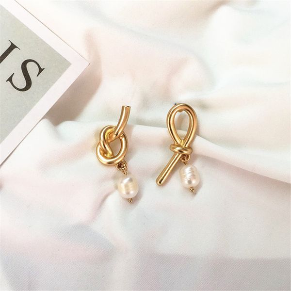 retro geometric asymmetric freshwater pearl earrings female temperament contracted ms earrings delicate, Golden;silver
retro geometric asymmetric freshwater pearl earrings female temperament contracted ms earrings delicate, Golden;silver