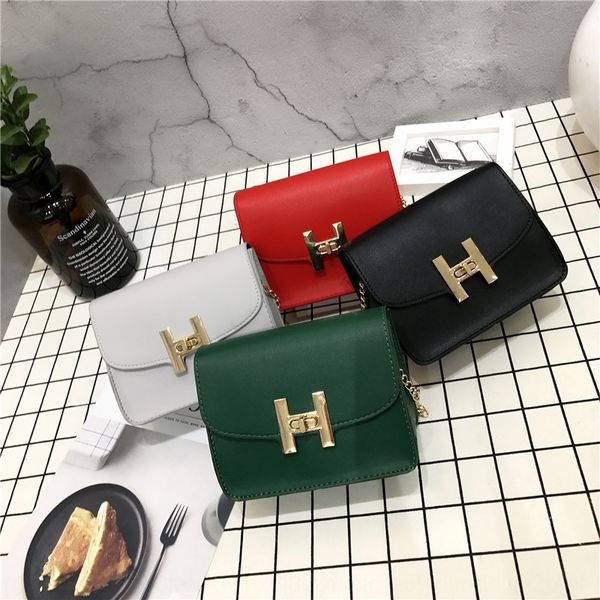 fashion new h lock small square single shoulder women's chain small square bag korean style women's bag
fashion new h lock small square single shoulder women's chain small square bag korean style women's bag